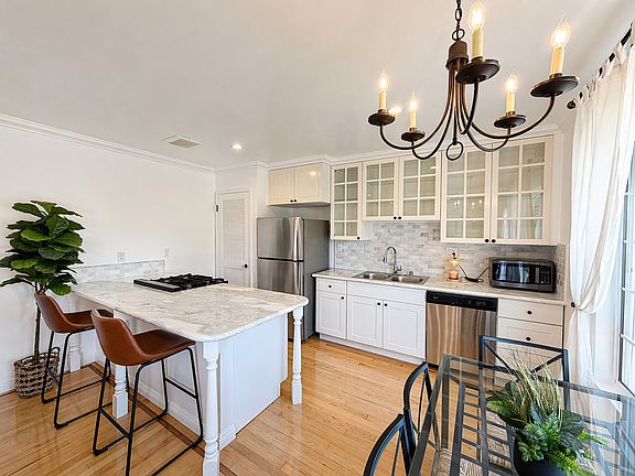 3rd image of 1028 12th St #10283