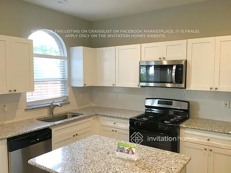 8633 Fernhill Dr — Photo 4