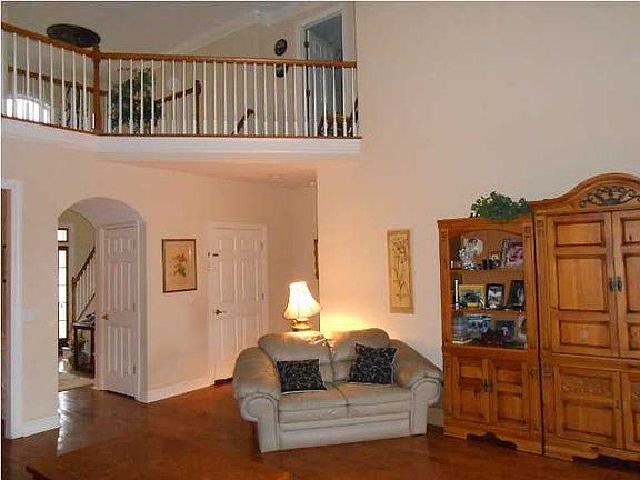 3rd image of 7551 N Palace Ct