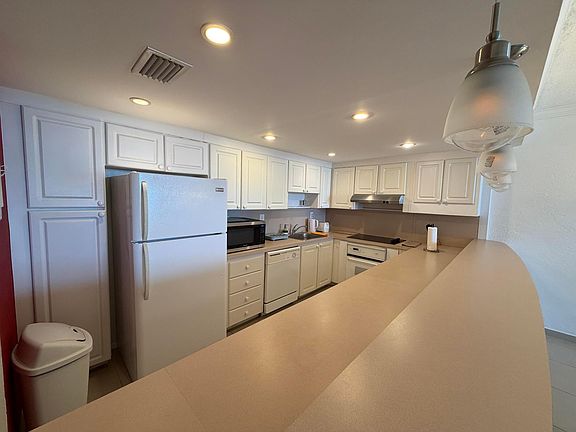 5th image of 19390 COLLINS Avenue #1405