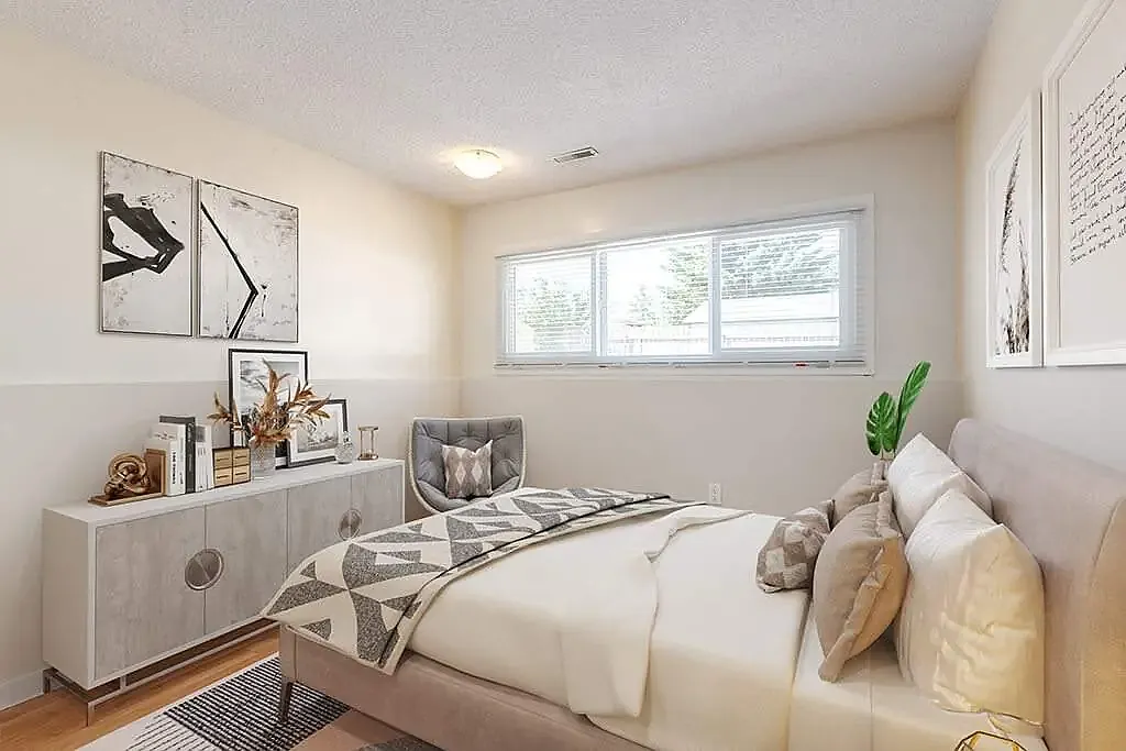 Building Photo - 2508 Thompson Cres SE #1