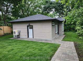 120 Dundonald St, Barrie, ON L4M3T6