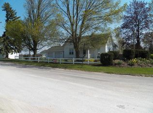 16392 Kenowa Ave, Kent City, MI 49330