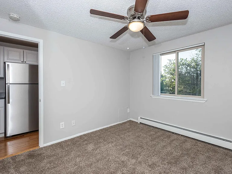 8 S Clarkson Street — Photo 29