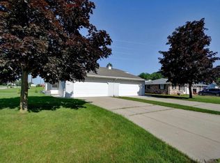 658 Menlo Park Rd, Green Bay, WI 54302