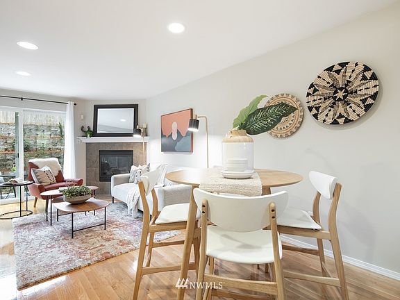 4th image of 13721 Greenwood Avenue N #B