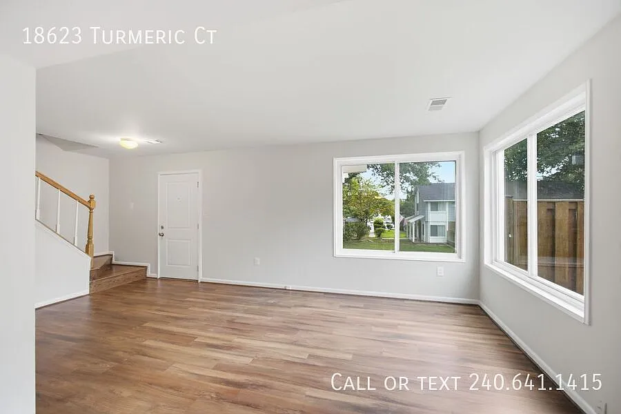 Lovely 3 Br/2.5 Ba Eog Townhome In Germantown! — Photo 2