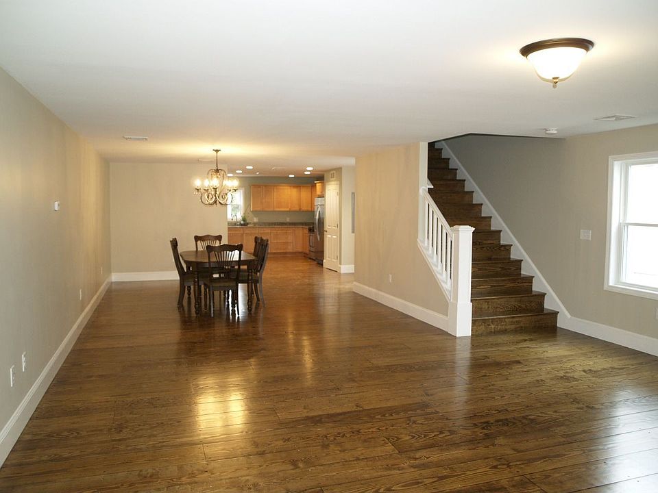 2nd image of 26 Tewksbury St