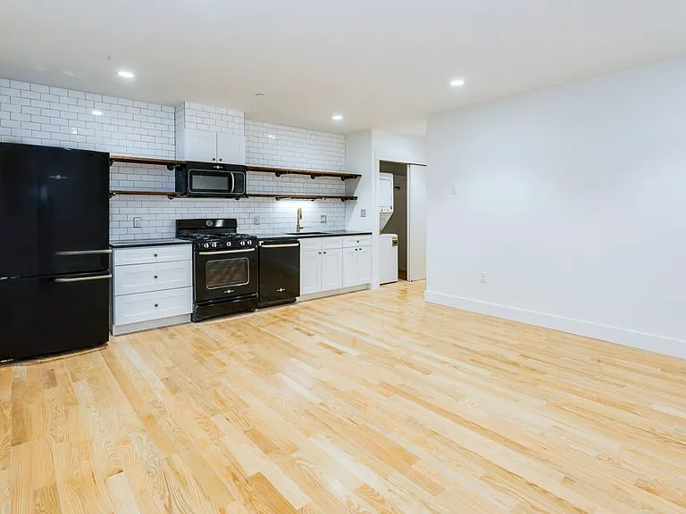 282 North St #6 — Photo 25