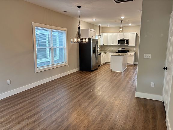 3rd image of 37 Alex Cove Dr
