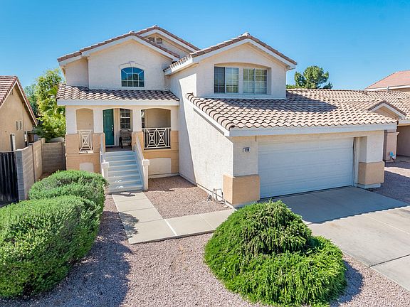 3rd image of 819 W Leah Ln