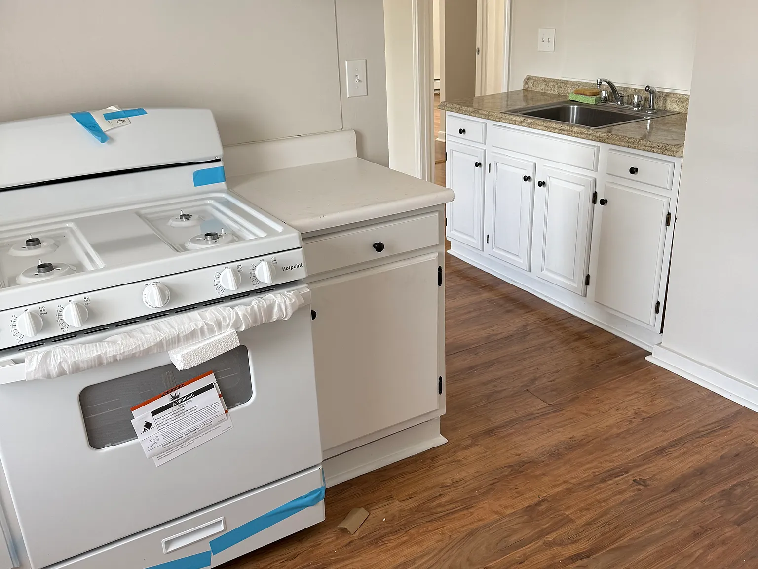 3 bed, 1200 sqft, $3,300 — Photo 3