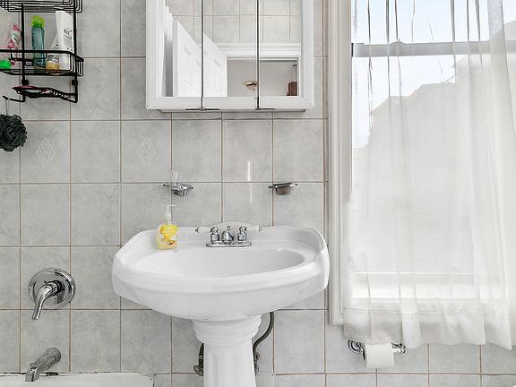 2nd image of 262 W 22nd St APT 18