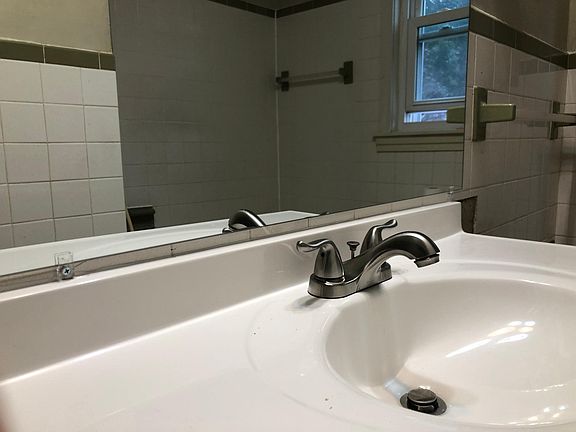 2nd image of 18 N Chestnut St