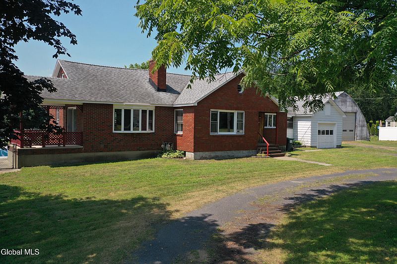 3rd image of 268 Middletown Road
