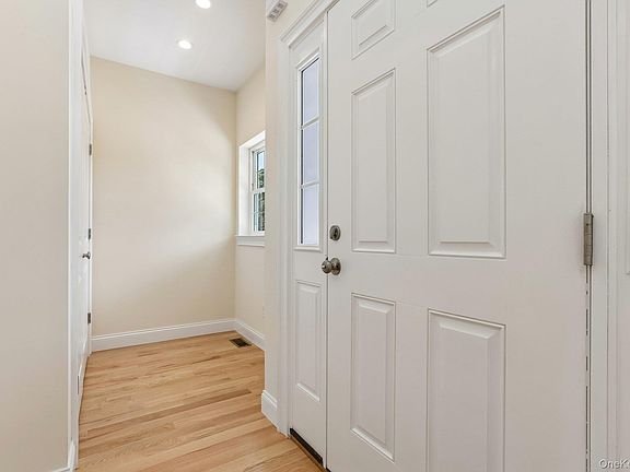 4th image of 464 Bull Road