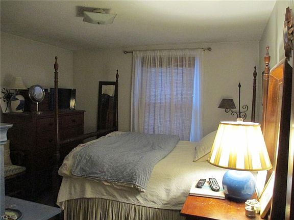 5th image of 326 Princeton Ave