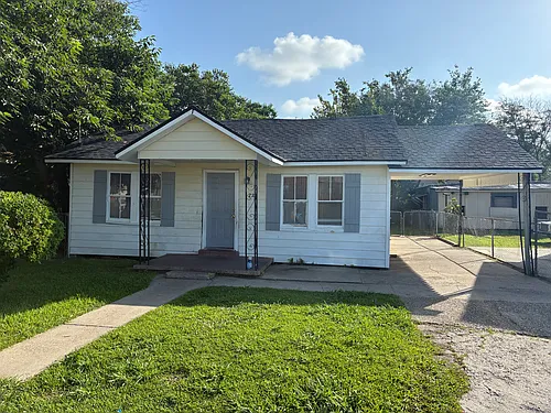 221 Dear St Photo 1