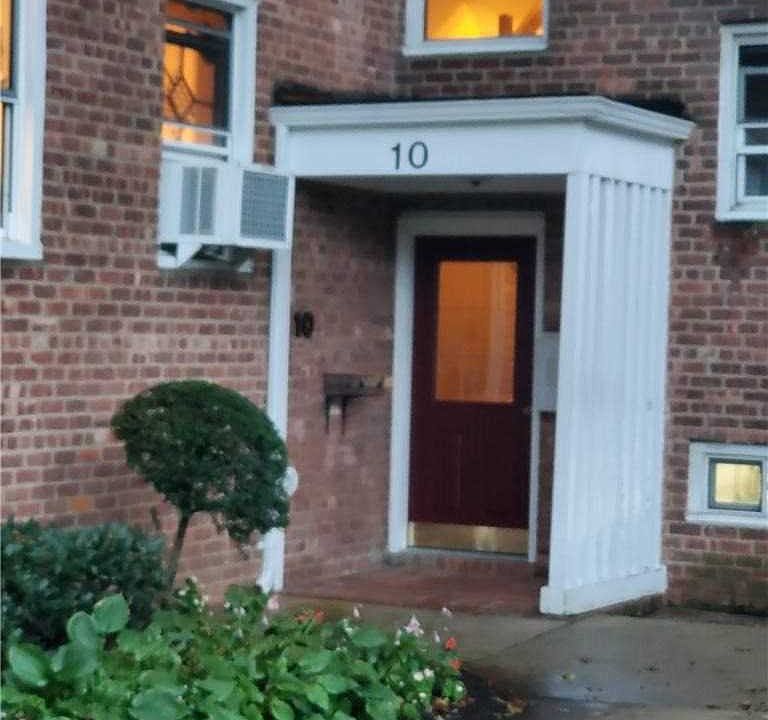 1st image of 10 Edwards St #10