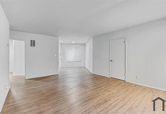 2nd image of 3861 Potomac Ave APT 4