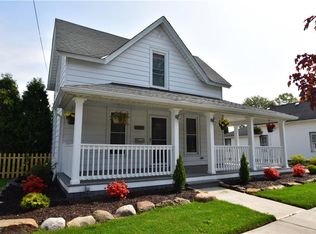 1016 Center St, Grafton, OH 44044