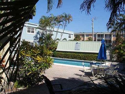 2nd image of 316 SE 10th Ave APT A