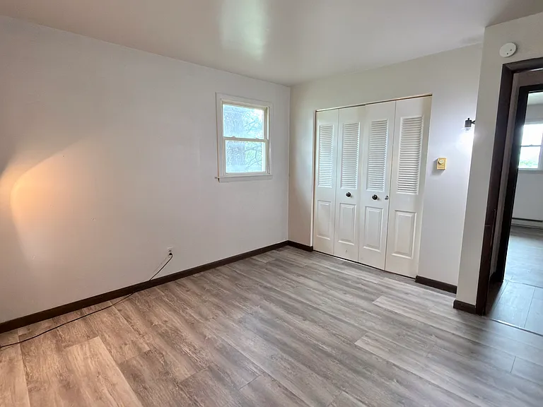 1015 E Hamilton St — Photo 24