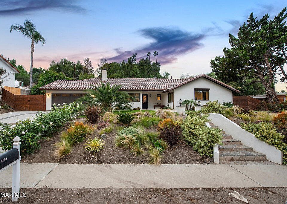 1st image of 2098 Hood Dr