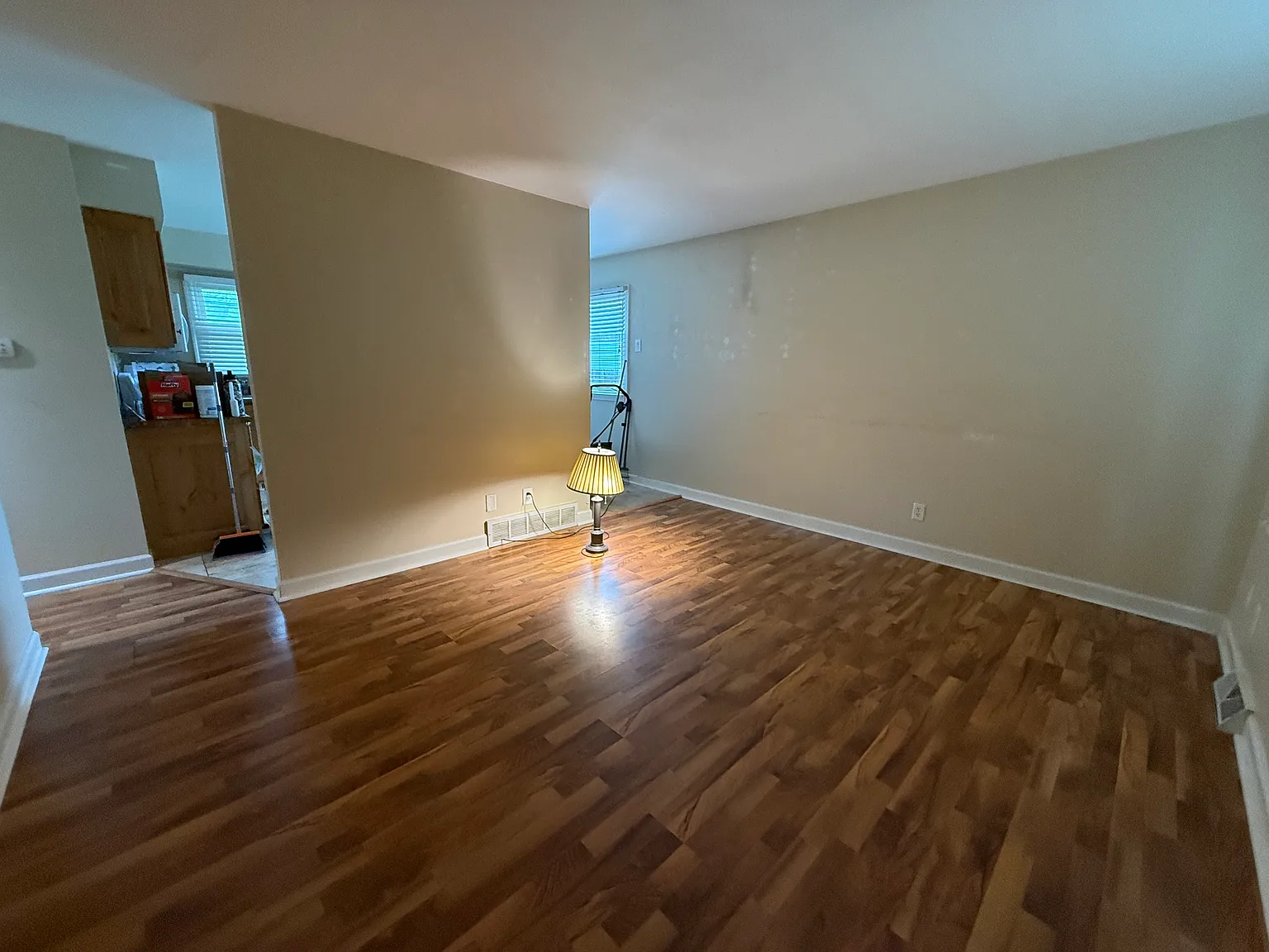 2 bed, 950 sqft, $1,200 — Photo 4