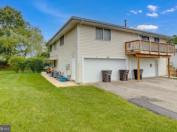 2nd image of 1707 Fountain Rock Way #1707-B