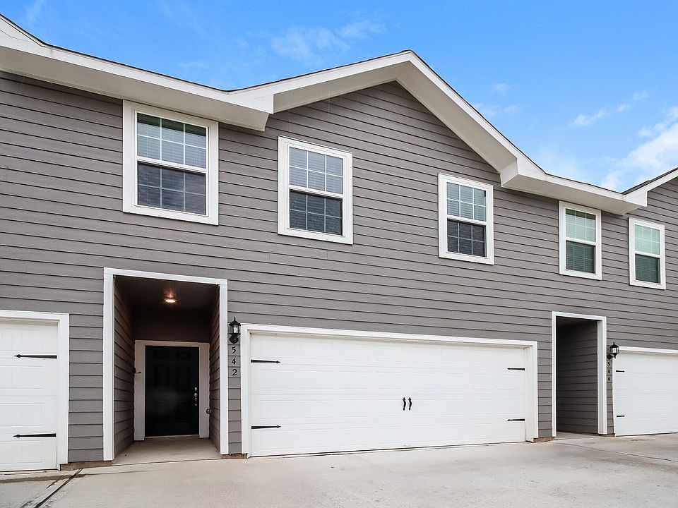 1st image of 584 Solomon Ln