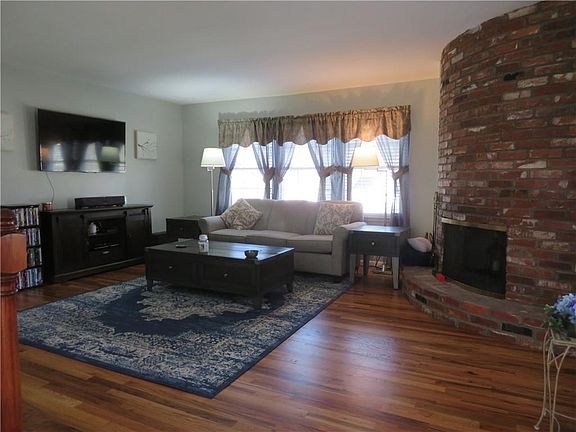 3rd image of 9107 Switzer St