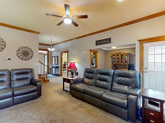 4th image of 1109 NW Woodlynne Dr