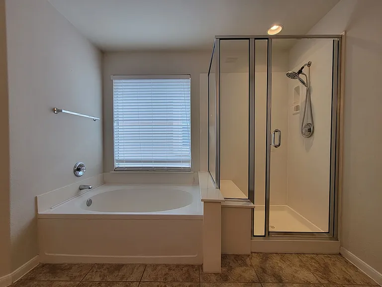 3430 Shiraz Loop — Photo 31
