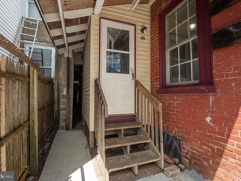 521 Maple Ave — Photo 24