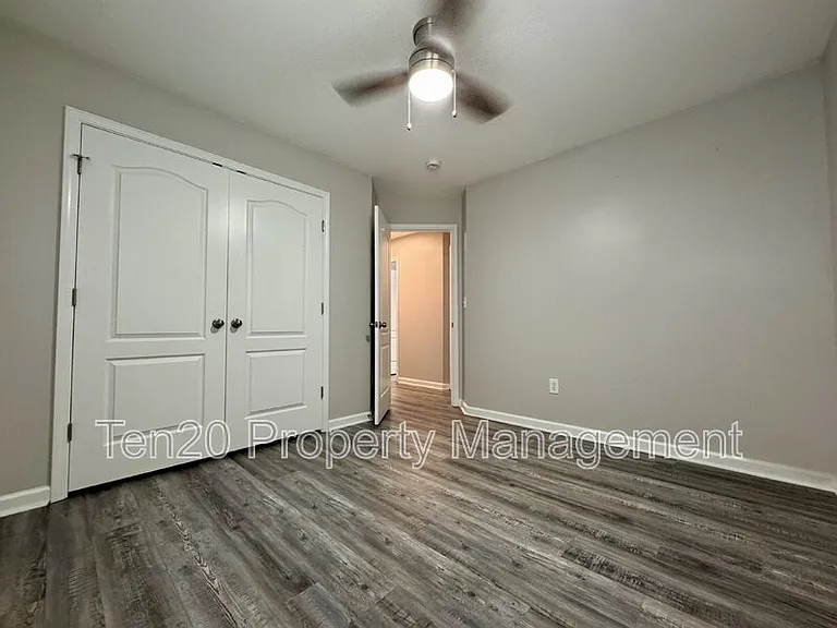 400 Gwynnes Way — Photo 24