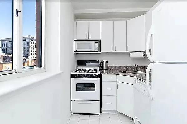 Rented by REAL New York | media 18