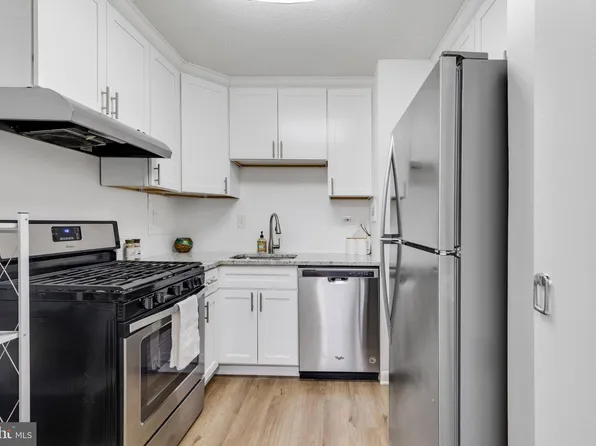 2030 N Adams St APT 303, Arlington, VA 22201