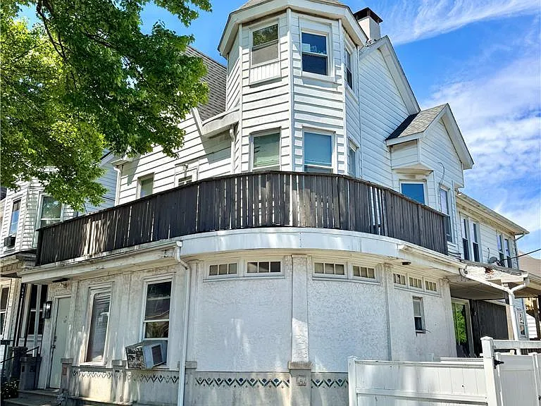 1401 Washington St #2 — Photo 1