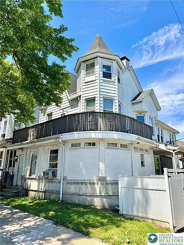 1401 Washington St Photo 1