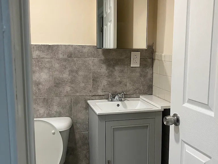 5245 Glenloch St #1 — Photo 11