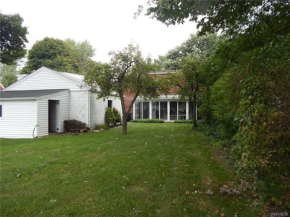 5th image of 359 Roycroft Blvd