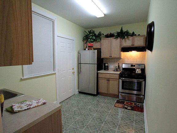 4th image of 10920 S Vernon Ave APT 3