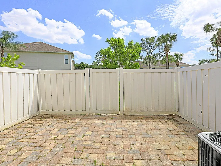 3629 Pine Oak Cir #102 — Photo 17