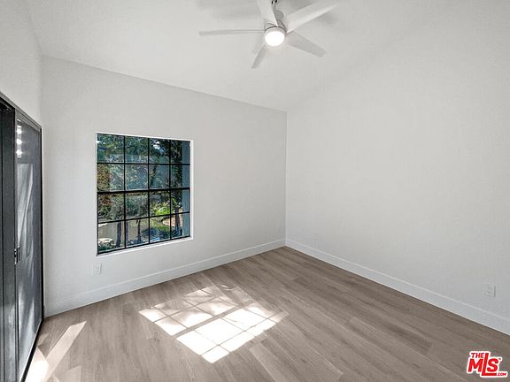 5th image of 2514 W Macarthur Blvd Unit J