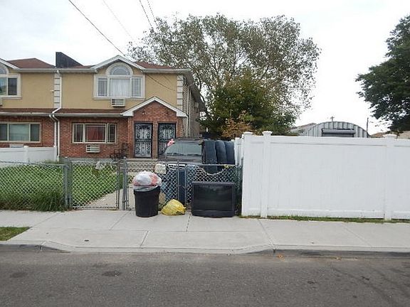 2nd image of 1426 Chandler St