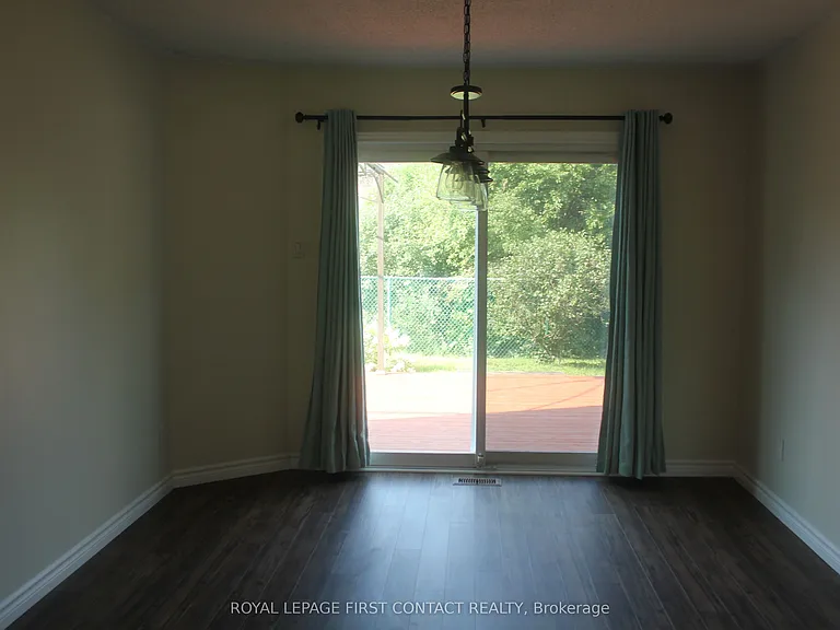 16 Rosenfeld Dr — Photo 14