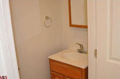 5th image of 1712 E 113th St