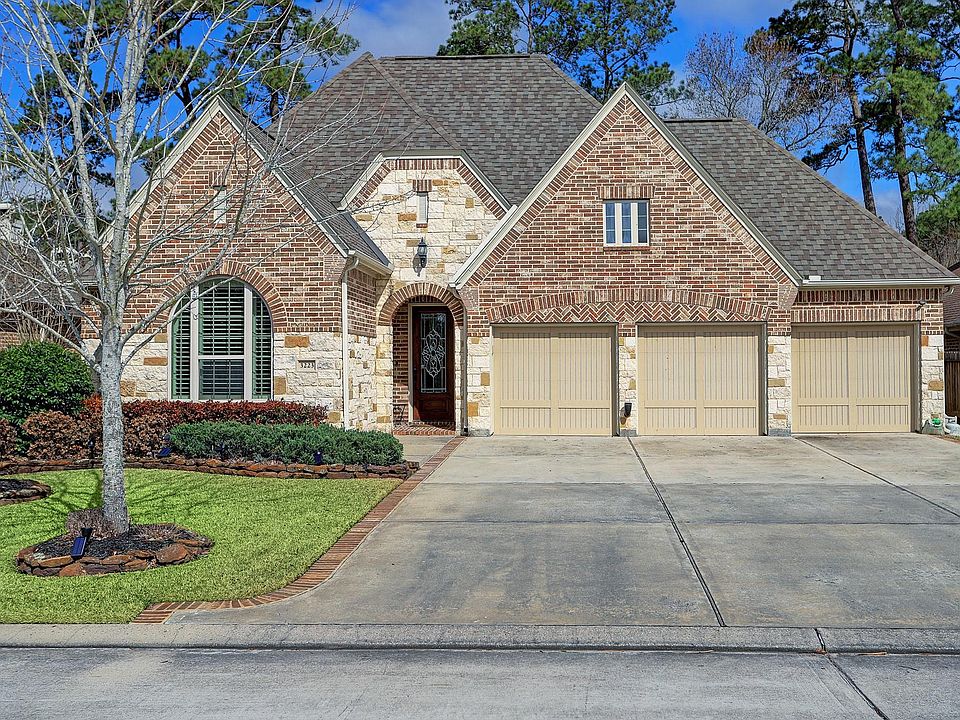 1st image of 3223 N Cotswold Manor Dr
