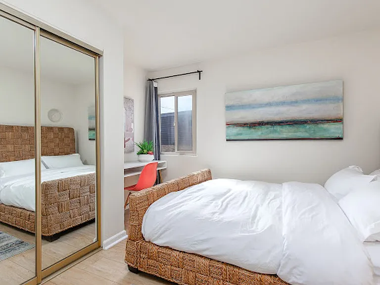 725 Santa Barbara Pl — Photo 27